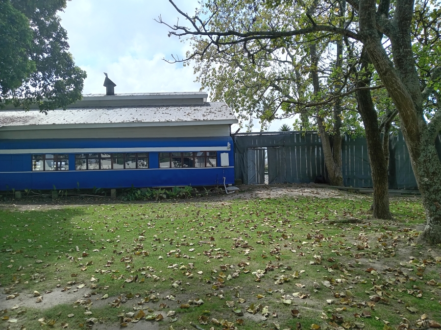 To Let commercial Property for Rent in Kraaibosch Western Cape